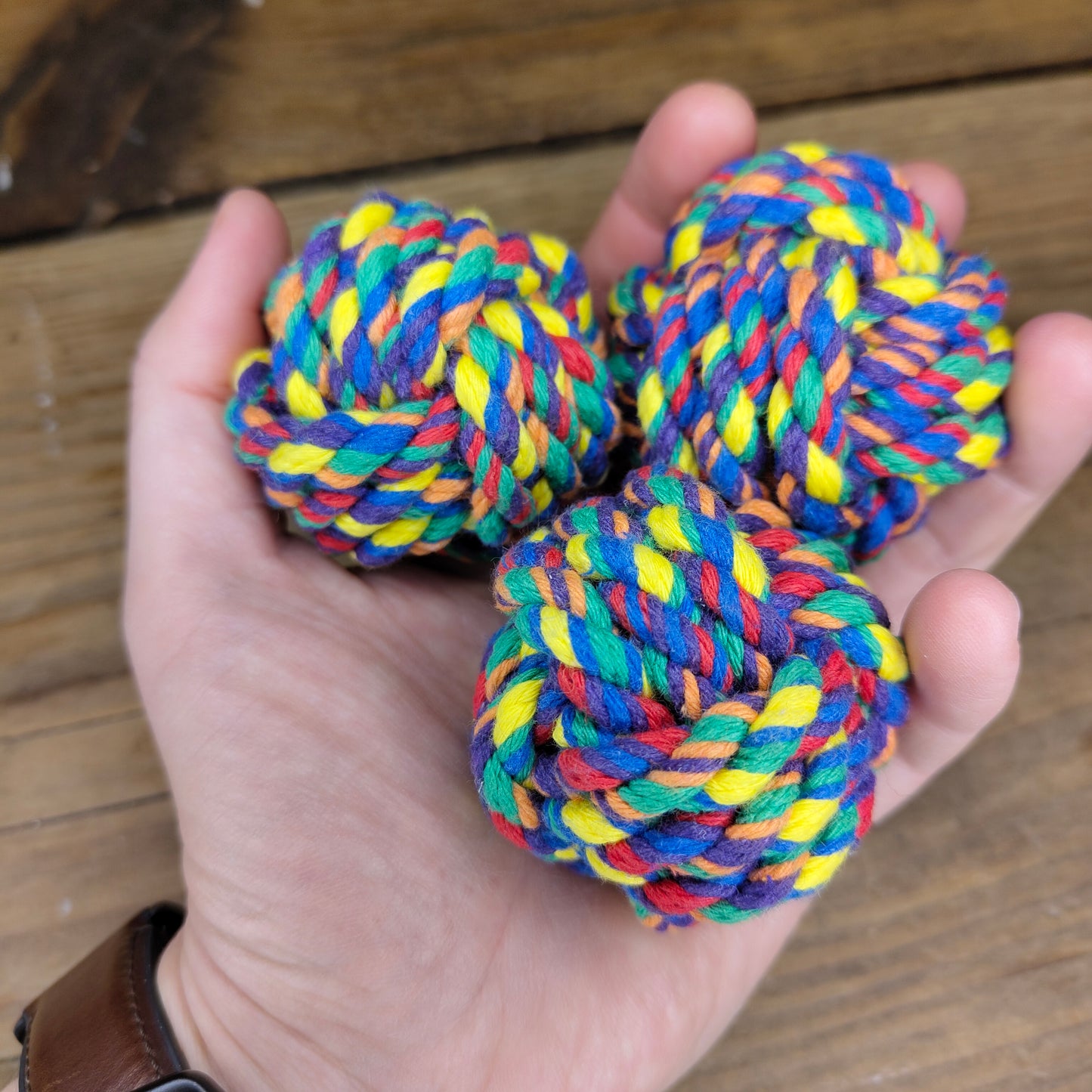 Rainbow juggling balls